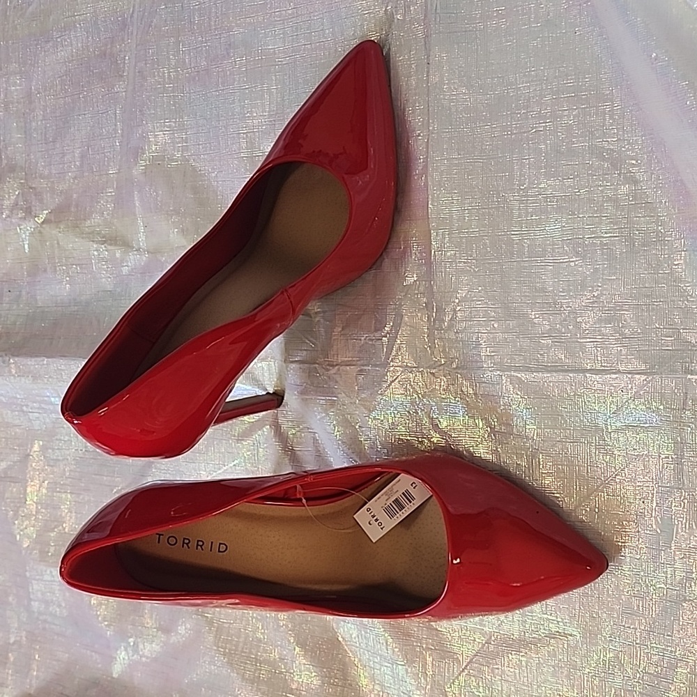 torrid Red Patent Pointed-Toe Stiletto Pumps - Picture 3 of 6
